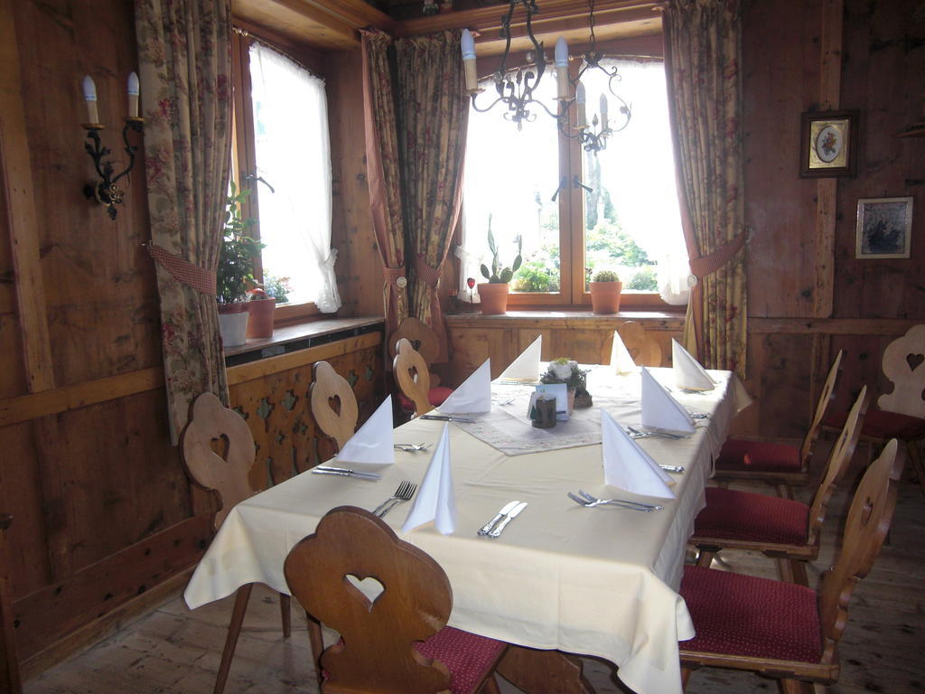 Hotel Restaurant Eifelstube Weibern Eksteriør bilde